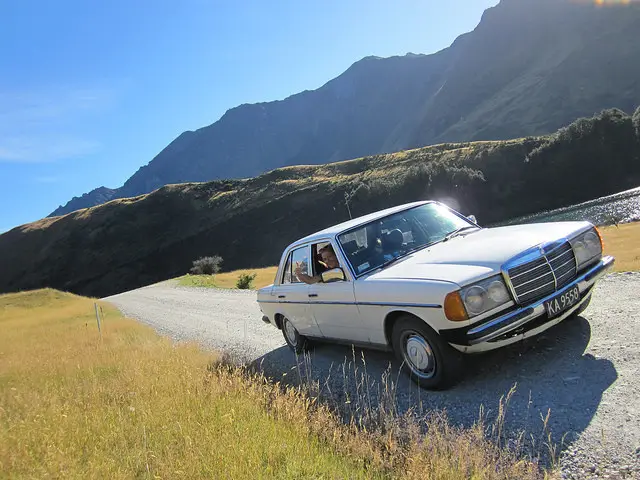 on the road nr Lake Moke